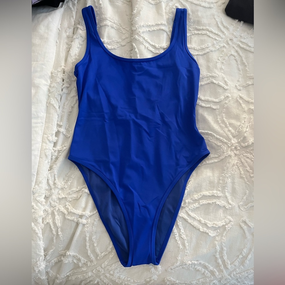 Tna Island one piece- Aritzia
